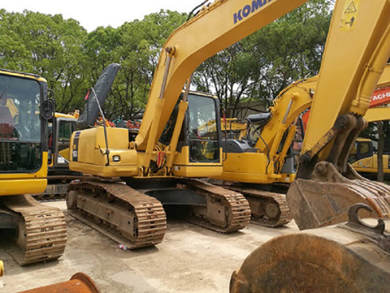 Used Komatsu series excavator PC230 crawler excavator